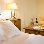 De La Poste Hotel Corps