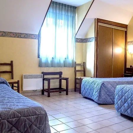 De La Poste 3* Corps